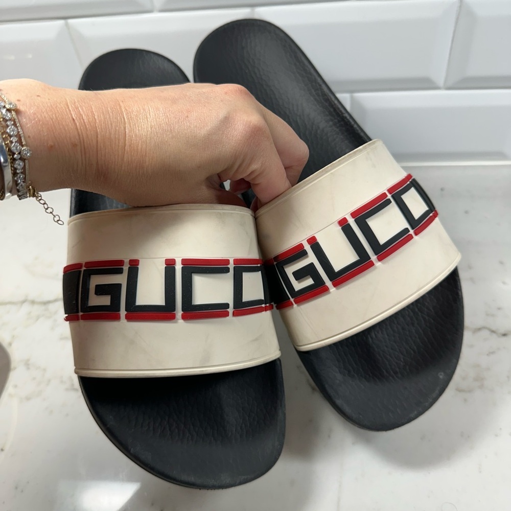 Gucci Mens Cream and Black Logo Slides